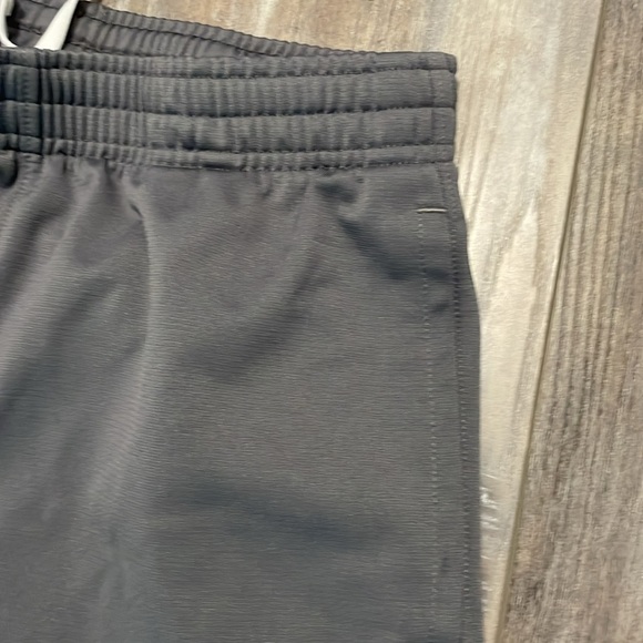 Under Armour Gray Tapered Zipper Bottom Jogger Pants Boys Large - Picture 4 of 7